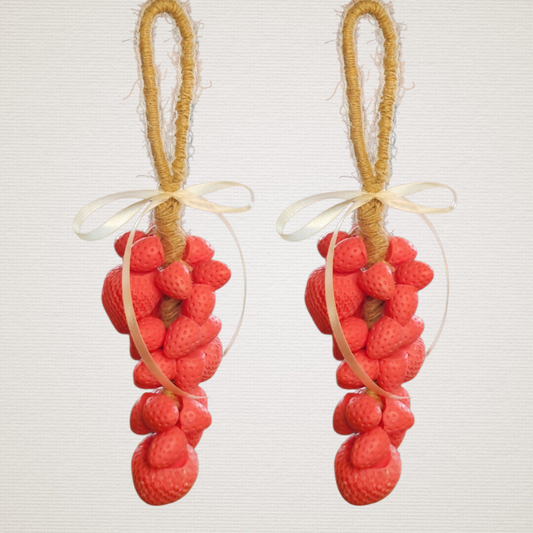 Σαπούνια 400gr Δύο Κόκκινα Τσαμπιά Φράουλες SOAP9024