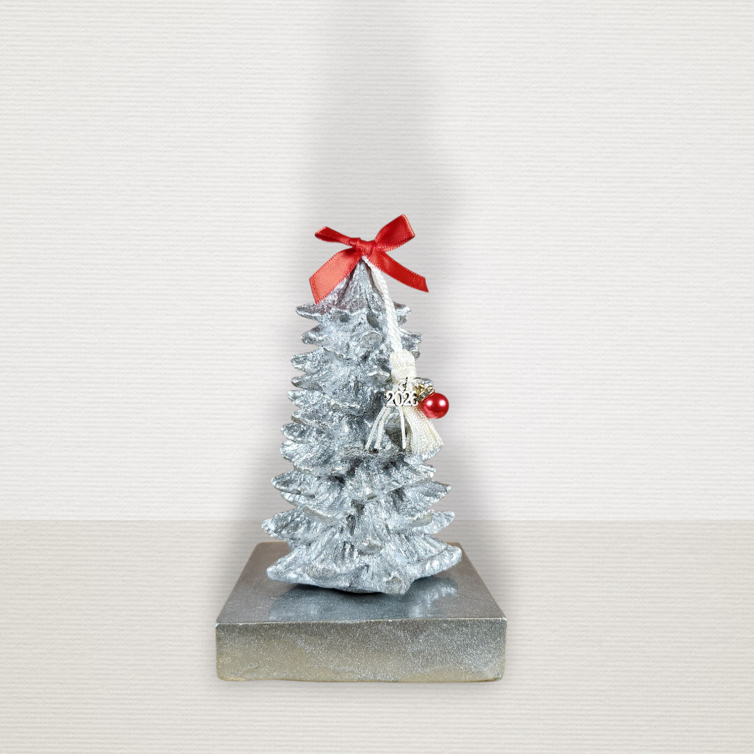 Γούρι Σε Βάση Με Δέντρο Με Φύλλα Ασημί CHR2024