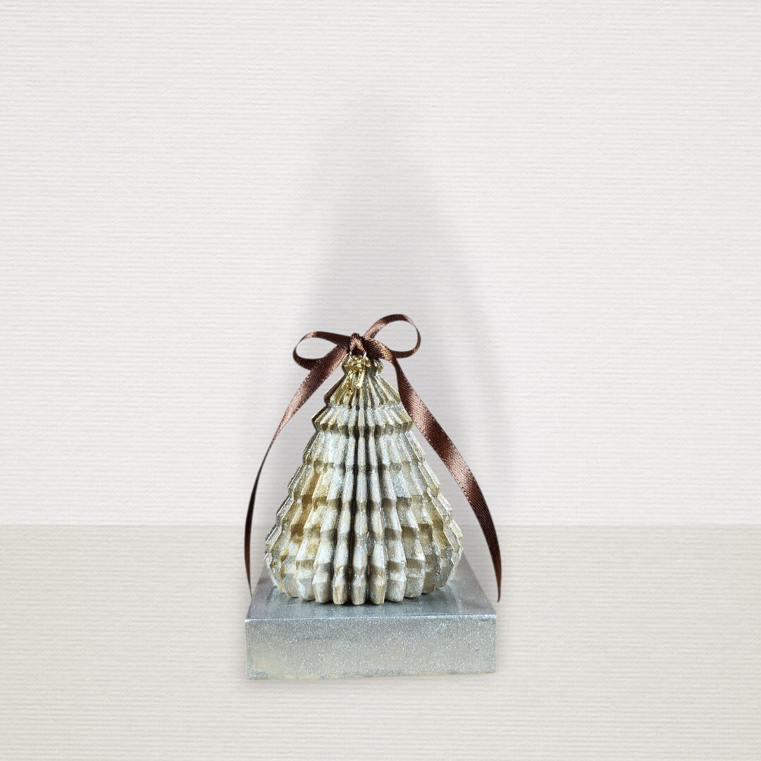 Γούρι Σε Βάση Με Δέντρο Origami Λευκό-Ασημί &Χρυσό CHR2035