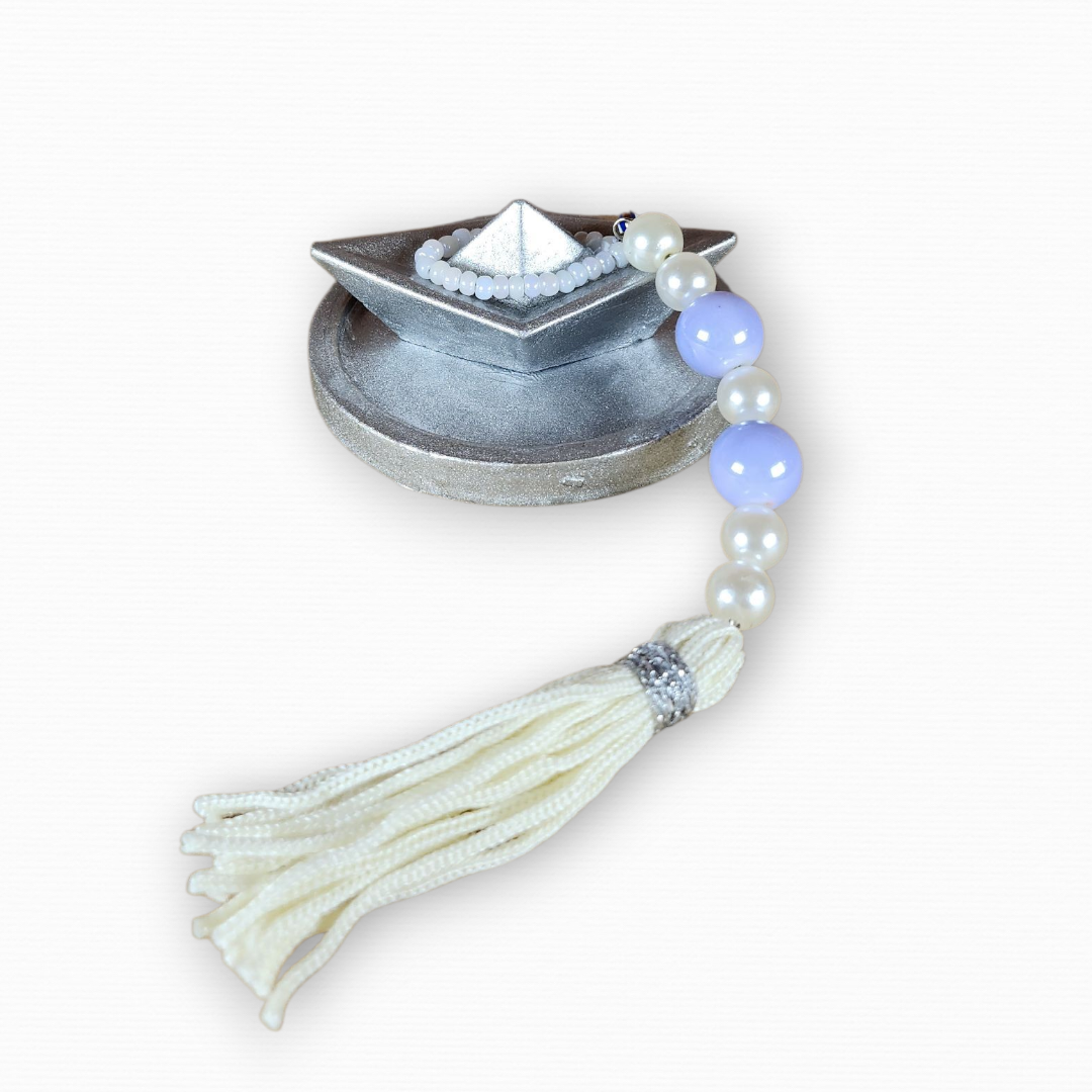 Γούρι Σε Βάση Με Καράβι Ασημί CHR2039