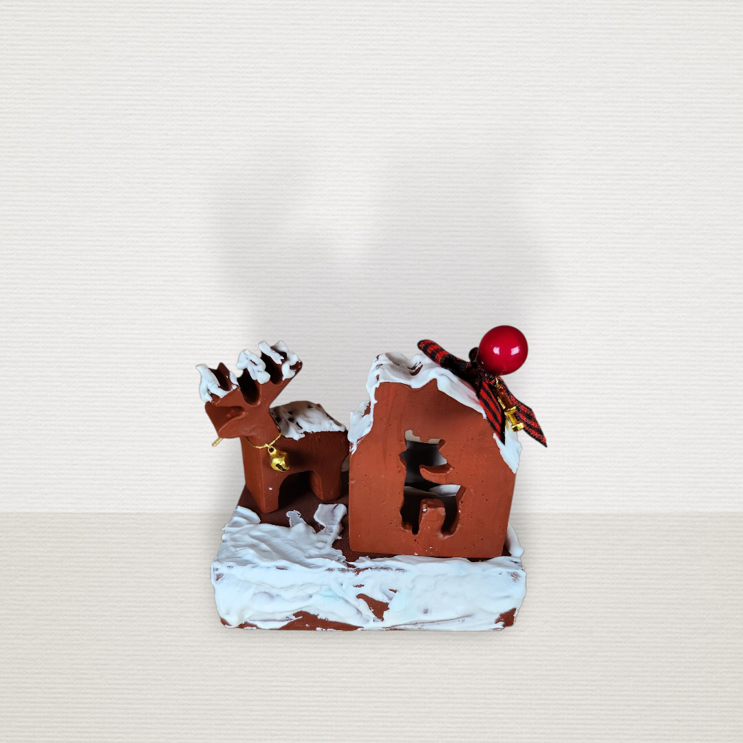 Γούρι Σε Βάση Με Σπίτι & Τάρανδο Μπορντώ CHR2014