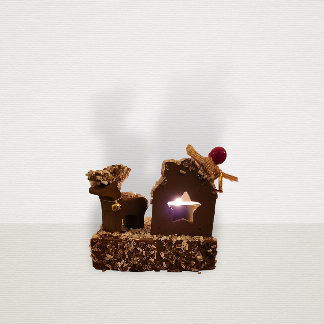 Γούρι Σε Βάση Με Σπίτι & Τάρανδο Καφέ CHR2013