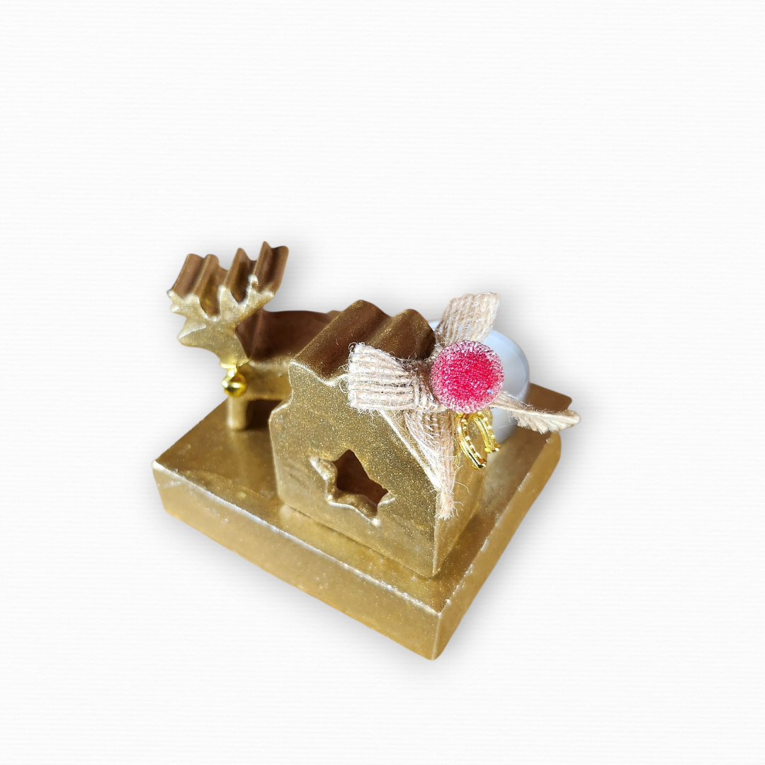 Γούρι Σε Βάση Με Σπίτι & Τάρανδο Χρυσό CHR2016